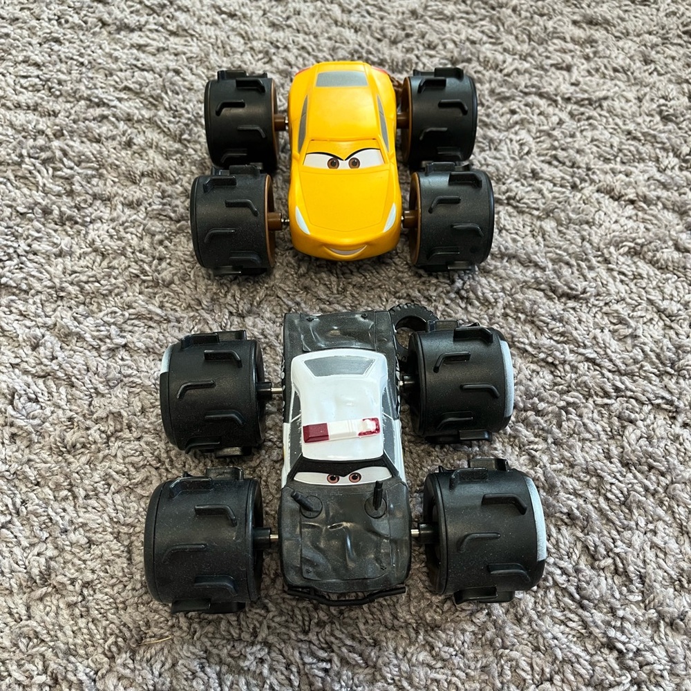 Disney/pixar lighting McQueen toy cars